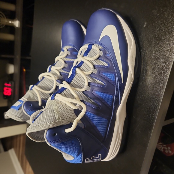 Nike stutter step size 8 - Picture 2 of 5